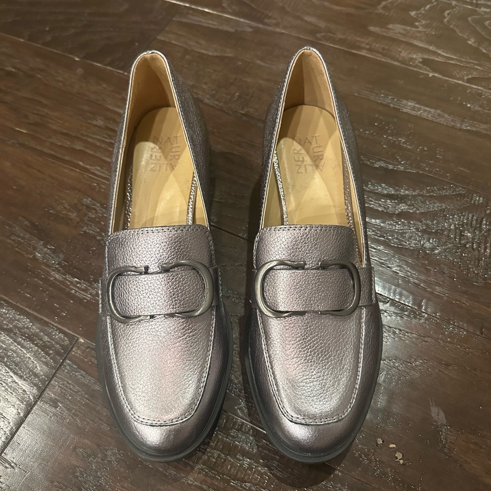 NWOT Naturalizer Metallic Loafers